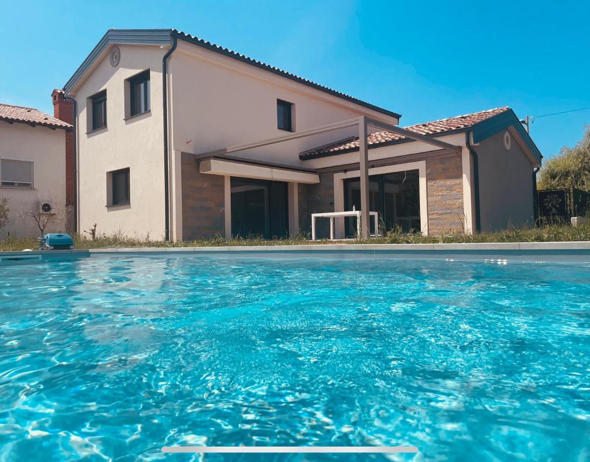 Paradise Villas With Swimming Pool Копер Екстериор снимка